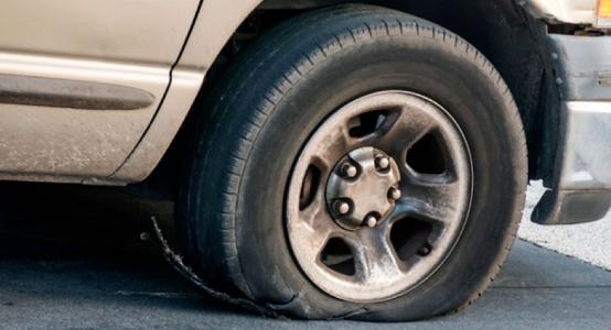 轮胎胎压低或有磨损